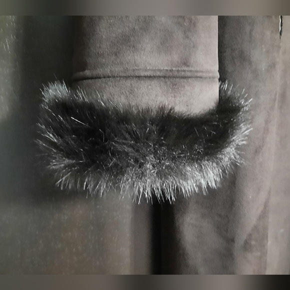 Simon Chang Full Length Winter Coat - Picture 6 of 13